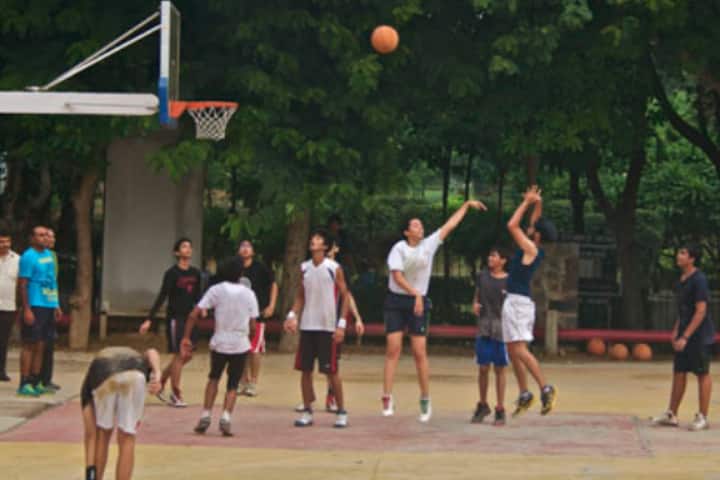 The Shri Ram School-Volleyball Game