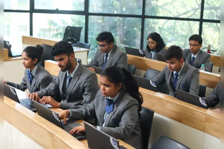 The Universal School, Ghatkopar - Computer Lab