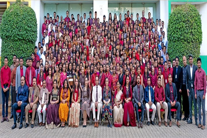 Victorious Kidss Educares-Staff Group Photo