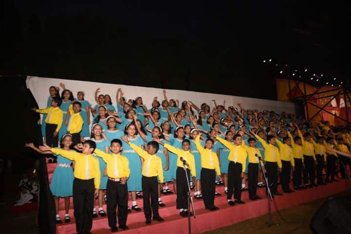 Loreto Convent School-Performance by Kids