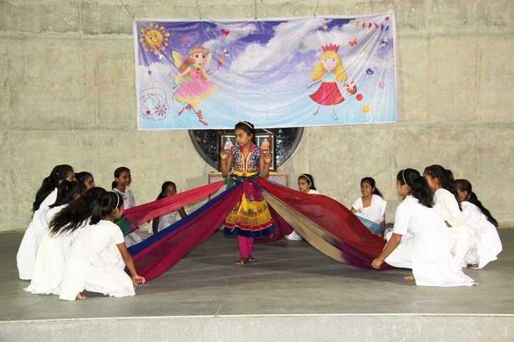 BAPS Swaminarayan Vidyamandir-Dance