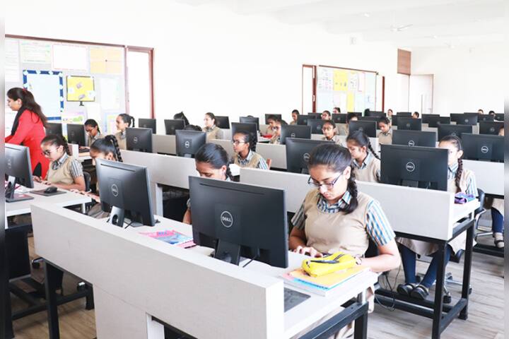 BAPS Swaminarayan Vidyamandir - Computer Classroom