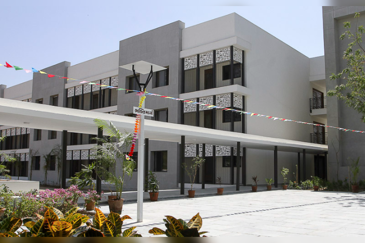 BAPS Swaminarayan Vidyamandir - School Building