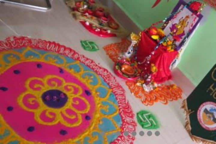 Saint MSG Glorious International School-Arts and Crafts