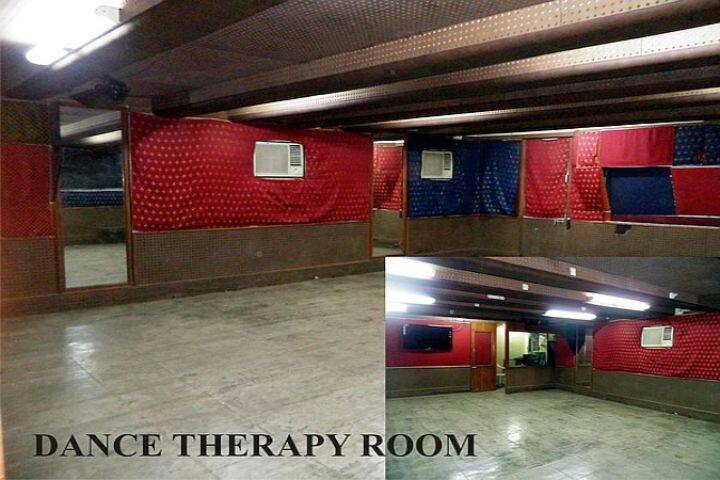 Holy Family High School And Junior College-Dance Room