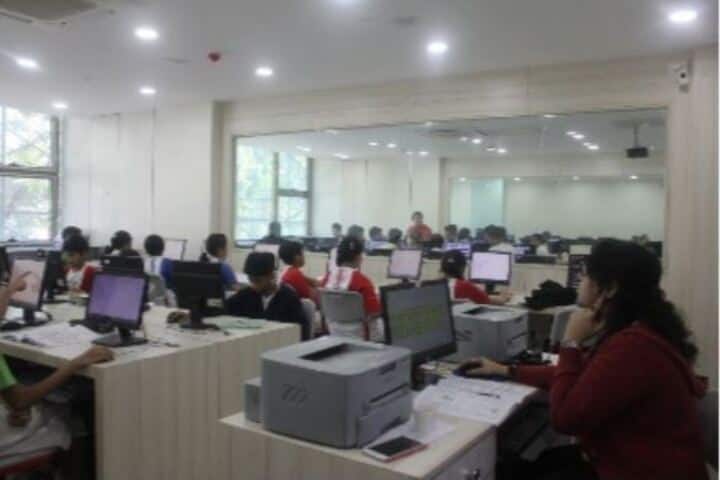 Utpal Shanghvi Global School-Computer Lab