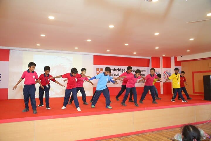 Solitaire Global Schools-Dance