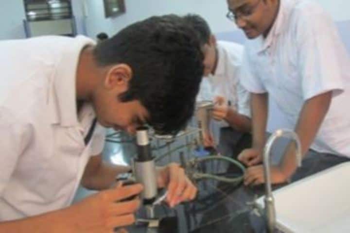 Trinity International School-Science Lab