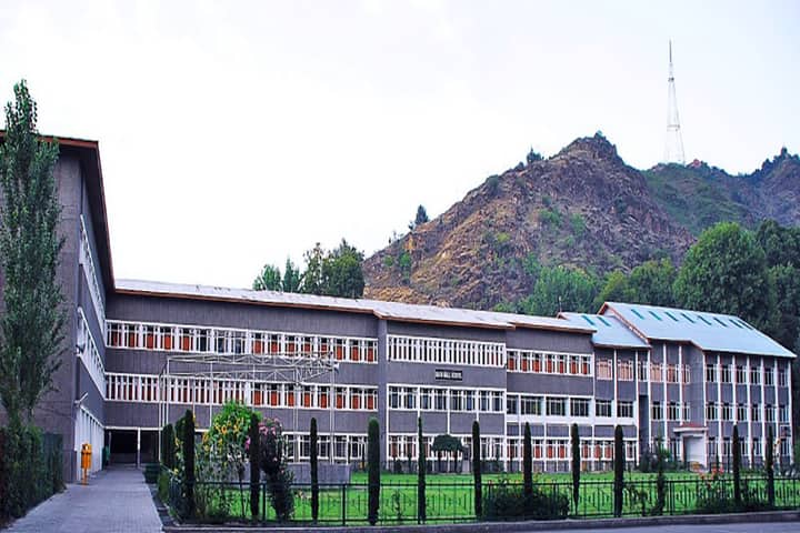 Burn Hall Higher Secondary School-Campus