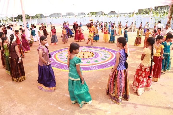 Sri Gowthami Smart School-Bathkamma