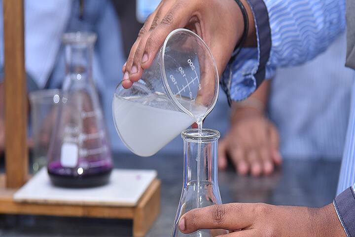 Dhanish Matriculation Higher Secondary School-Chemistry Lab