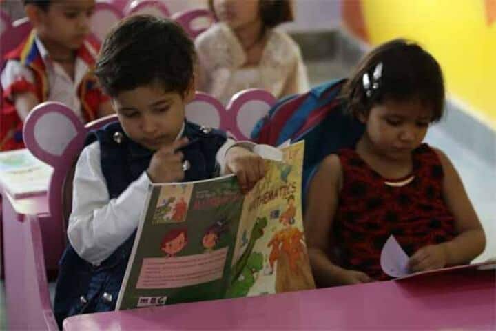 VSI International English Medium School-Drawing Room