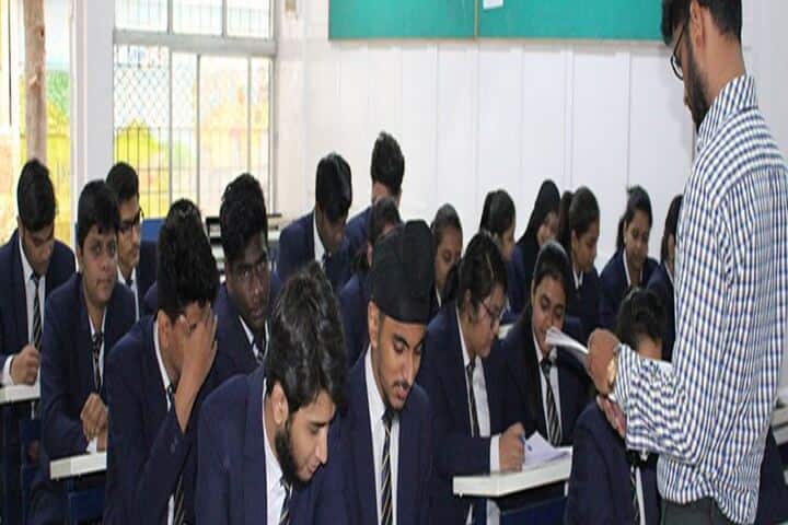 Crescent High School and Junior College-Classroom