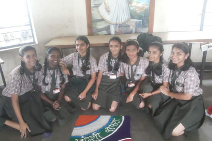 SPM English Medium School-Rangoli Compitition