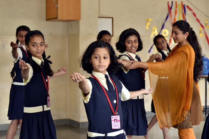 ZESs Silver Crest School-Dance