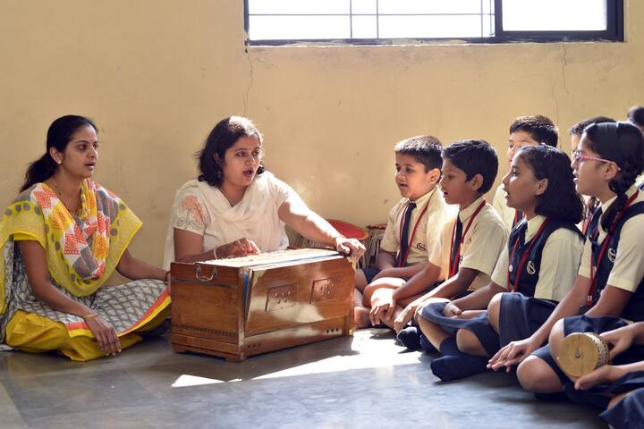 ZESs Silver Crest School-Music Room