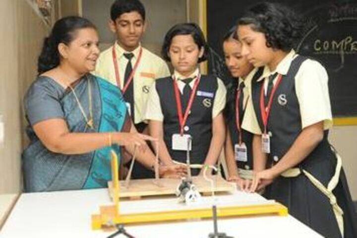 ZESs Silver Crest School-Physics Lab