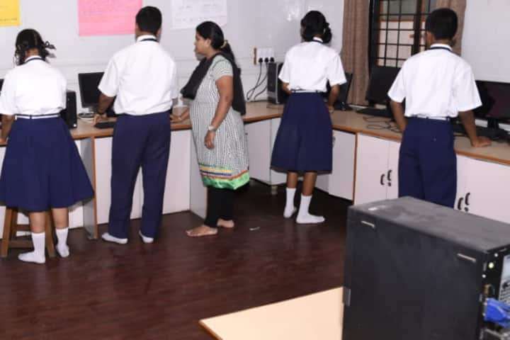St Thomas Public High School-Computer Lab