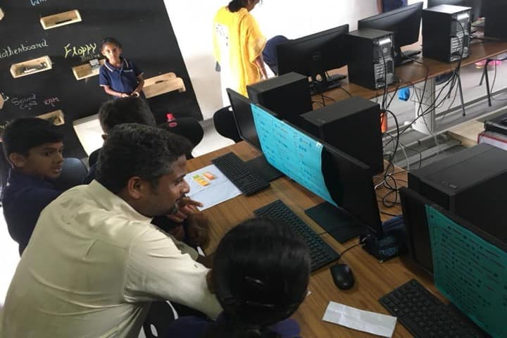 Raks Pallikkoodam-Computer Lab