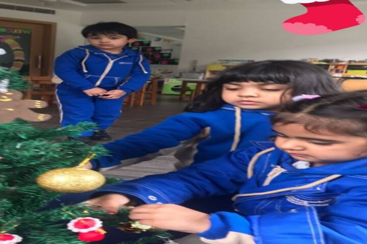 Kunskapsskolan International School-Christmas Tree Decoration