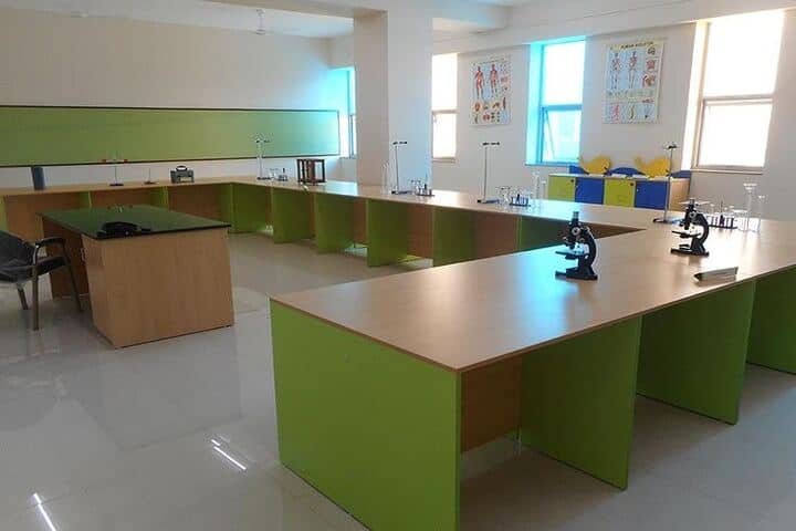 Bharati Vidyapeeth Rabindranath Tagore School of Excellence-Laboratory