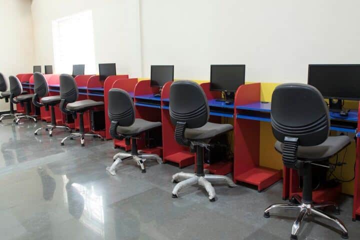 Shantiniketan International School-Computer Lab