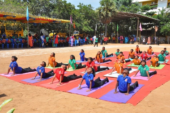 Gateway The Complete School-Yoga