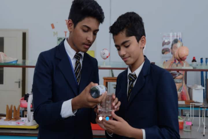 Global English School-Biology Lab