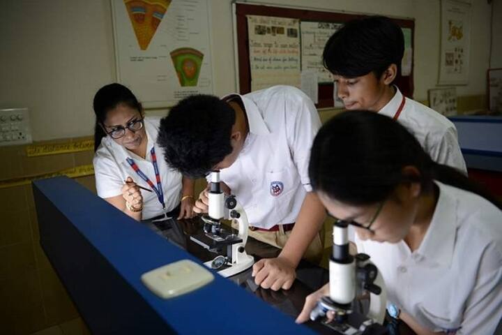 Meenakshi World School-Biology Lab