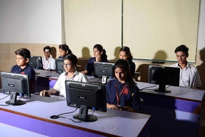 Meenakshi World School-Computer Lab