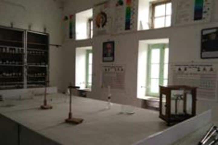 Oasis Educational Institute-Science Labs