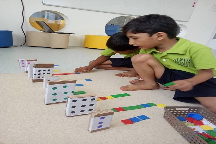 The Polymath School-Games
