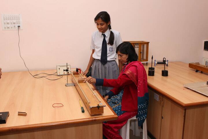 St Kabir School-Physics-Lab