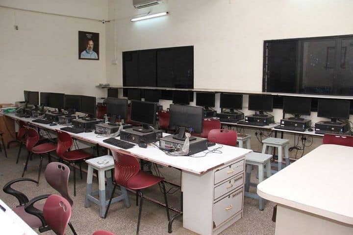Abeda Inamdar Junior College for Girls-Computer Lab