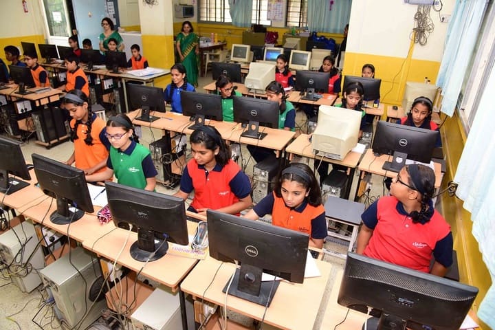 Muktangan English School and Junior College-Computer lab