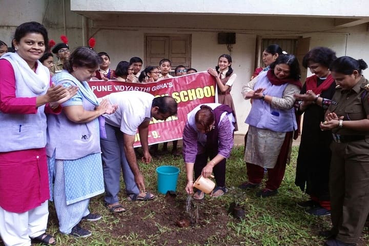 Muktangan English School and Junior College-Plantation