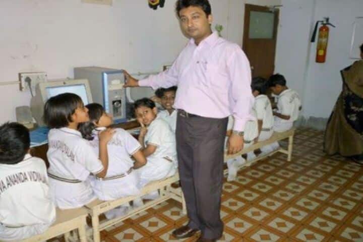 Niva Ananda Vidyalaya-Computer Lab
