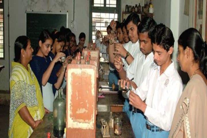 Mahatma Gandhi High School-Chemistry-Lab