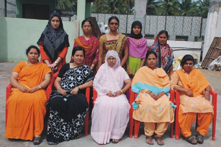Jame Ul Uloom Pre University College for Girls-Staff Group Photo