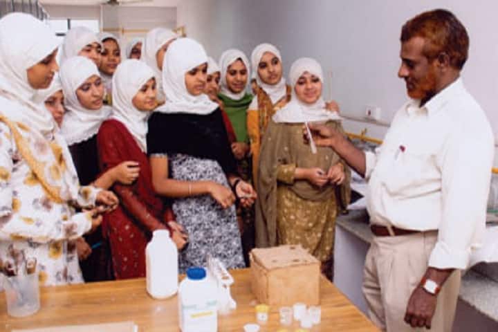 Jame Ul Uloom Pre University College for Girls-Chemistry Lab