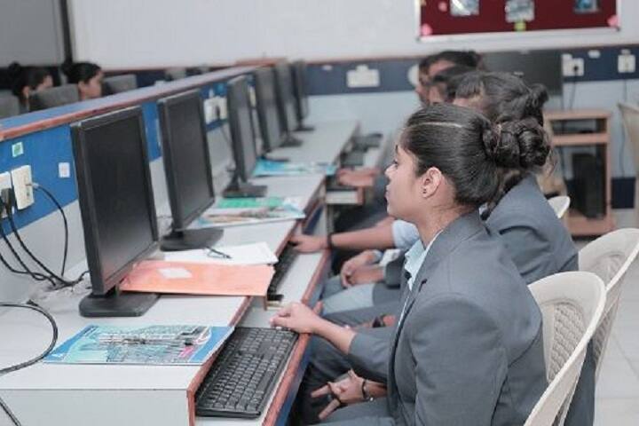 MLA PU College For Wowen-IT-Lab