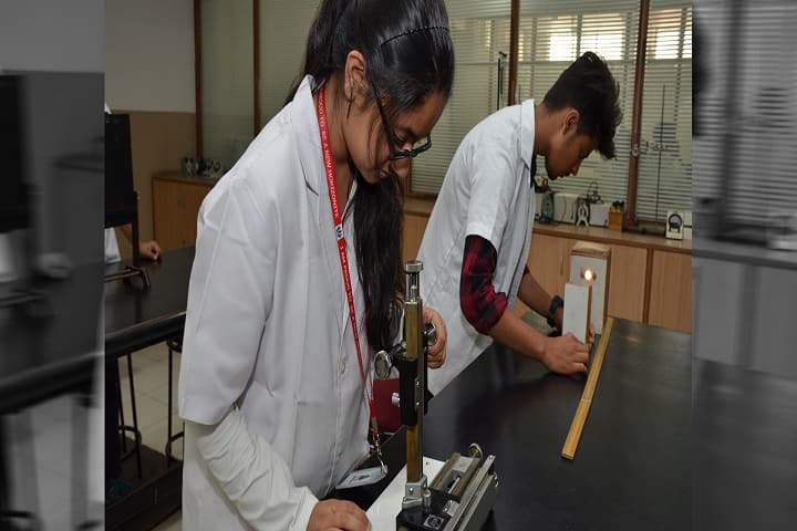 New Horizon Pre-University College-Physics-Lab