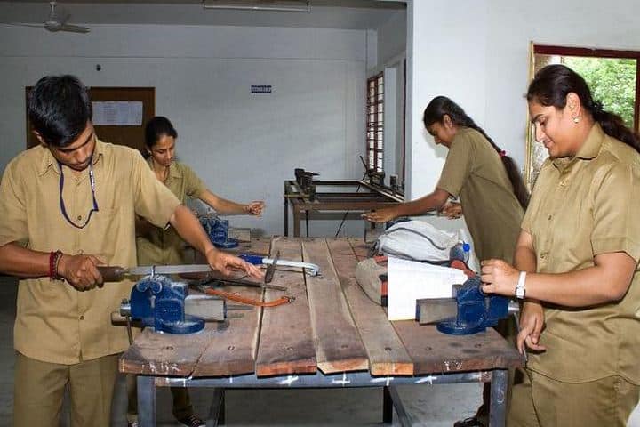 Sambhram Pre University College-Physics Lab