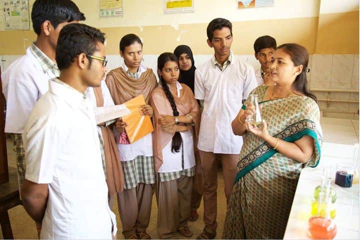 Anjuman I Islams Mustafa Fakih High School and Junior College-Physics Lab