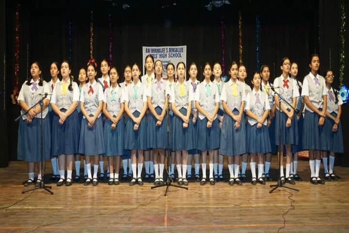 Bai Bhikhaijee Shapoorjee Bengallee Girls High School-Students
