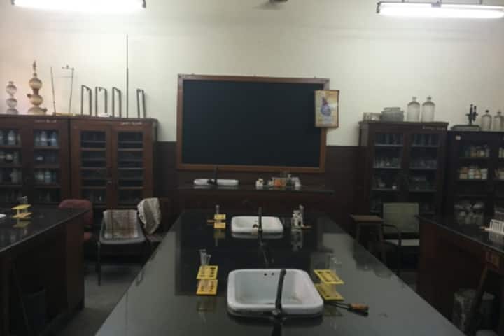 St Michael High School-Chemistry Lab