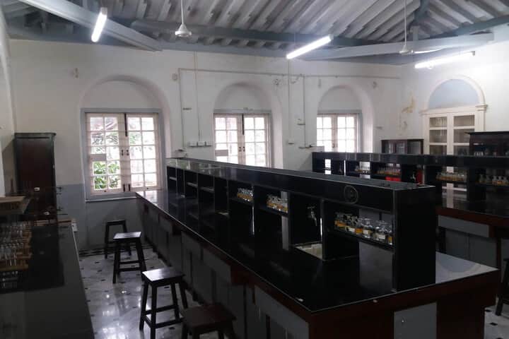 Bharda New High School and Junior College-Chemistry Lab