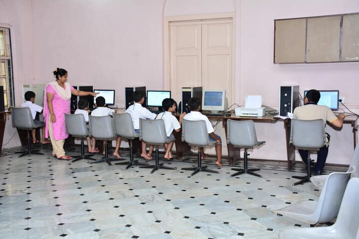 Bharda New High School and Junior College-Computer Lab