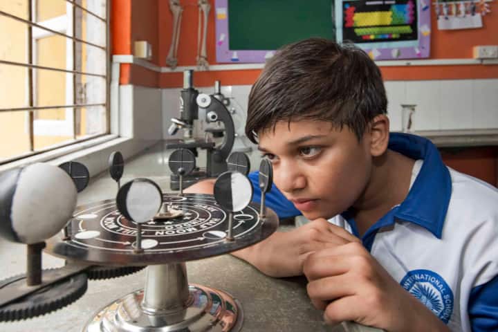 S E International School-Science Lab