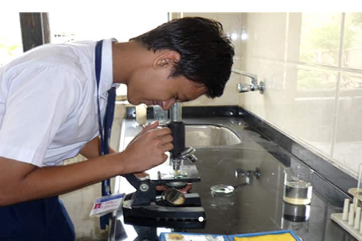 Matunga Premier School- Physic Lab